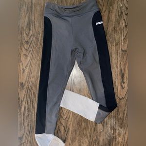 GYMSHARK SIZE SMALL LEGGINGS